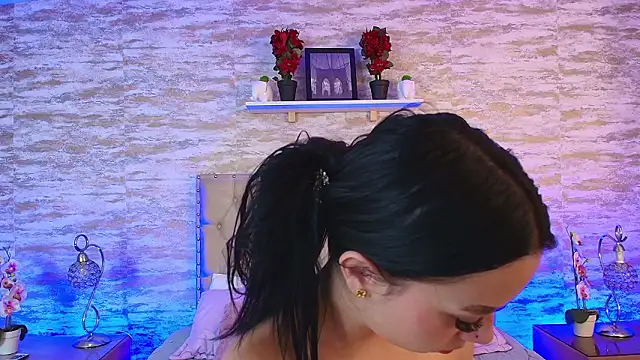 Elizabeth Ferrer online show from March 26, 12:40 pm