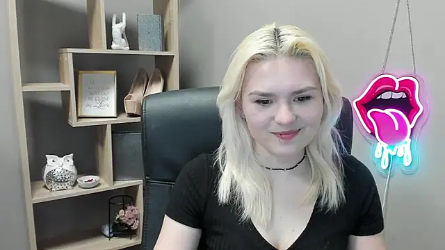 SweetLilyxo online show from February 25, 3:10 pm