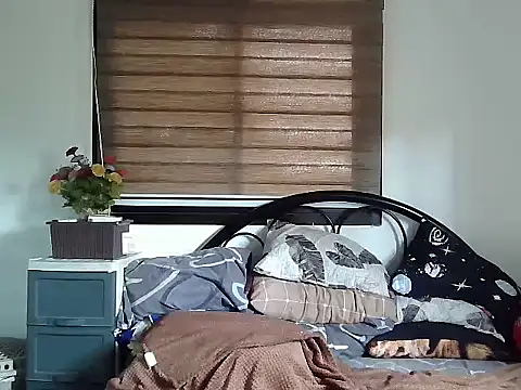 yummychubby29 online show from March 8, 6:50 am