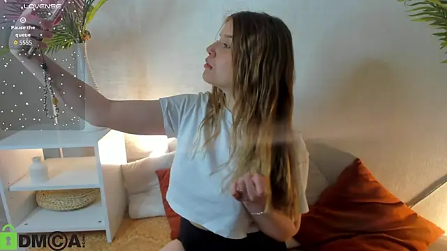 crispy amber online show from March 7, 2:51 am