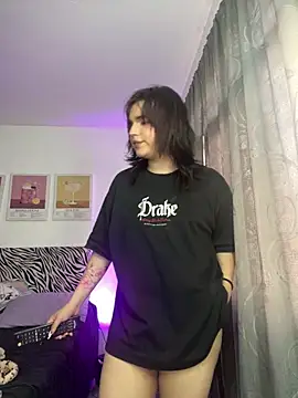 Daniellesins1 online show from March 29, 7:57 pm