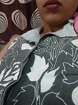 komalsharma99 online show from June 8, 5:08 am