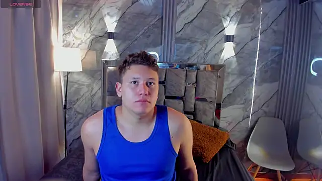 Manson and Zoe online show from April 16, 11:32 am