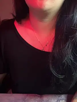 HaleyKin online show from March 25, 3:04 pm