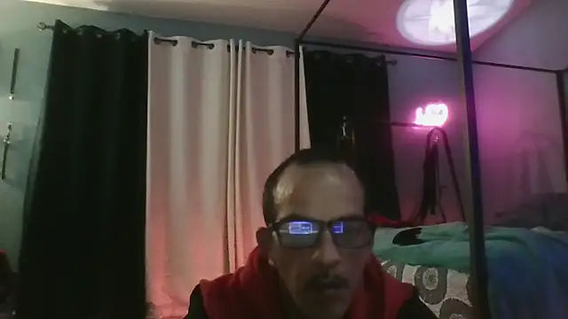 bellaskeykeeper online show from February 9, 9:11 am