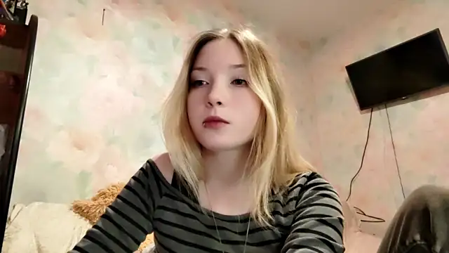 TiaBIanks online show from April 17, 11:01 am