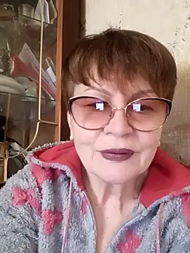 SophieBurns online show from March 24, 11:15 am