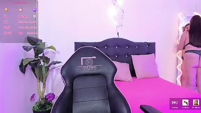 LUNAKITTY TAY online show from March 10, 11:47 am