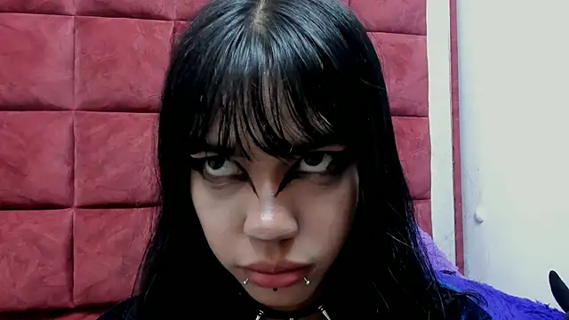 DAKOTALUCIFENA online show from March 16, 5:44 am