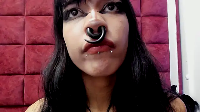 DAKOTALUCIFENA online show from March 27, 3:19 am