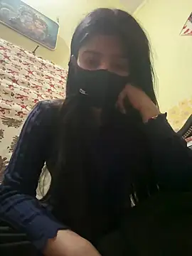 Cutedesigirl online show from February 8, 4:33 pm