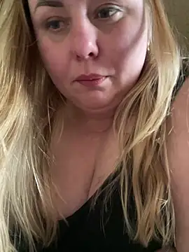 Mommy-girl-Lola online show from April 8, 12:40 pm