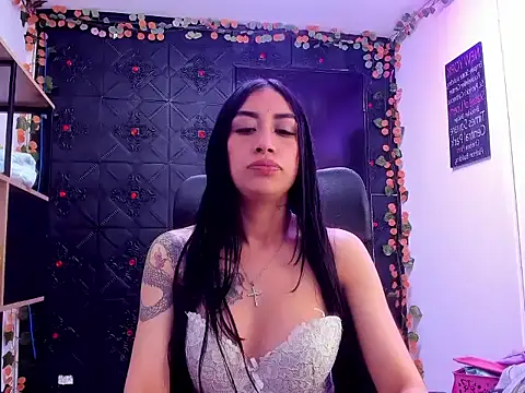 TiffanyDream8 online show from February 26, 9:25 pm