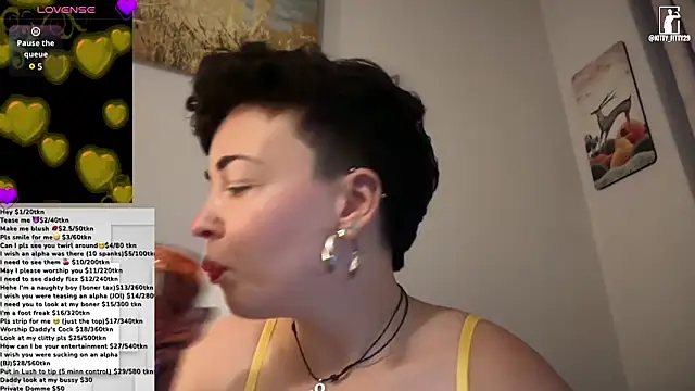 kittyfitty29 online show from February 13, 3:19 am