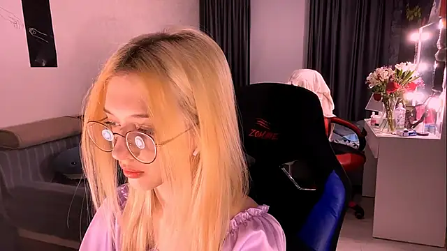 TaliCaan online show from February 18, 1:10 pm