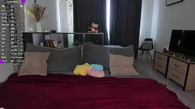 AmyLouWood online show from April 10, 9:48 am