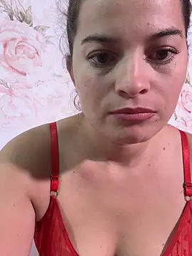 AriBeautiful online show from May 24, 2:21 am