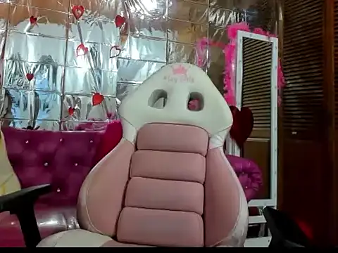 adriana foxxxy online show from February 8, 2:48 am