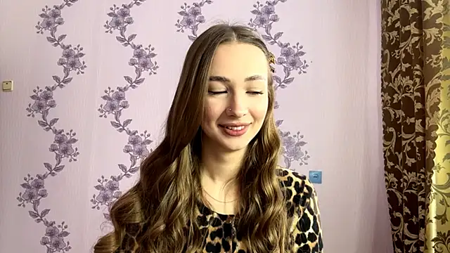 LacieHelaire online show from February 24, 7:07 am