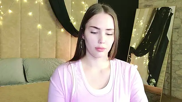 Arielle Vade online show from June 4, 5:23 am