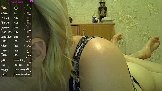 CurvyWild Lady30 online show from March 1, 5:23 pm