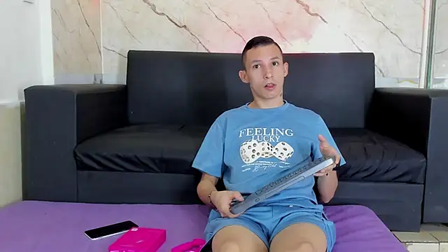 Isaak 26 online show from March 27, 11:55 am