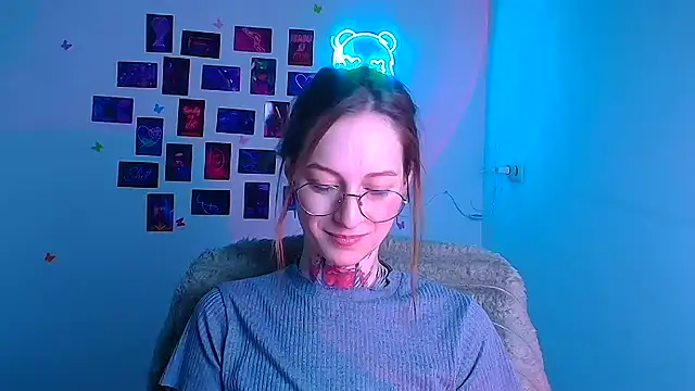 Esmi Winter online show from March 11, 6:39 am