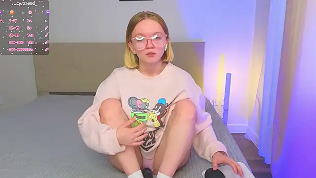 StellaBunny online show from February 17, 10:14 am