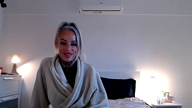 Sophie-Logan-Ink online show from April 13, 4:52 pm