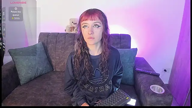 velmoon online show from March 18, 6:35 pm