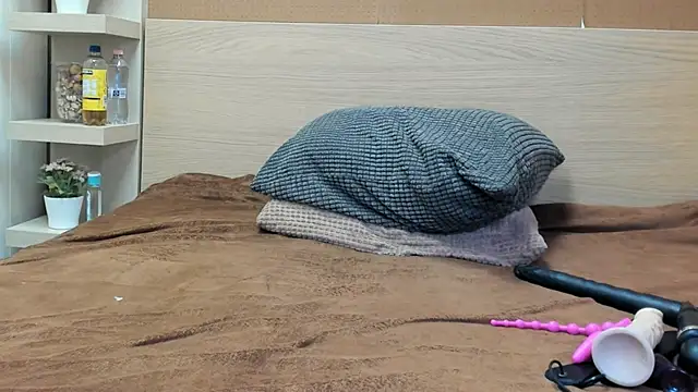 PinkyTwerkyX online show from September 15, 8:00 am