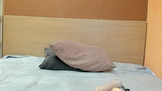 PinkyTwerkyX online show from April 1, 7:53 am