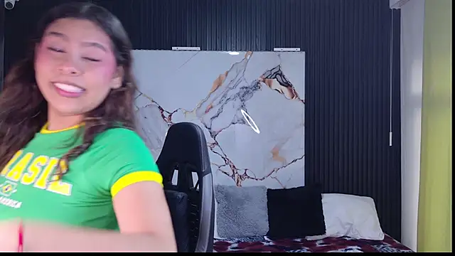 Sophie19   online show from April 6, 11:55 am