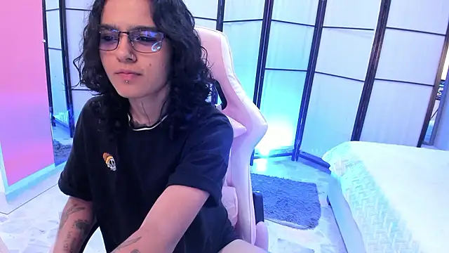 Julianne 7 online show from February 17, 8:19 pm