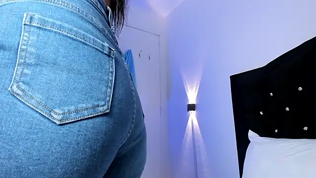 gisell antonella online show from June 3, 1:12 pm