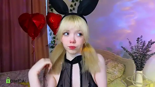 Rochelle kitty online show from April 3, 2:04 pm