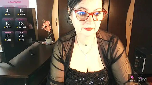 exiMIlf online show from March 22, 12:00 pm