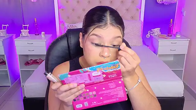 Hana Stone online show from April 13, 2:07 pm