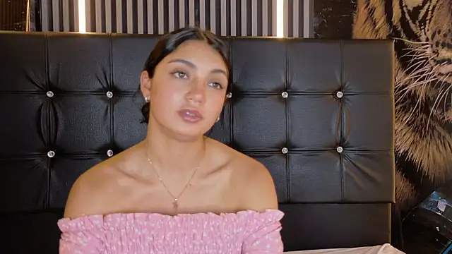  ArianaToroo online show from March 2, 3:30 pm