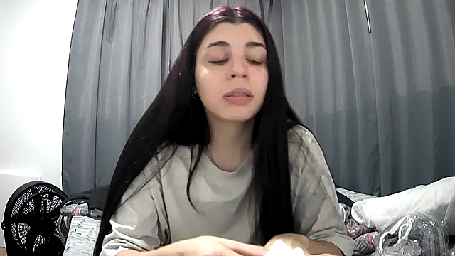 violetazein7 online show from May 11, 6:16 pm