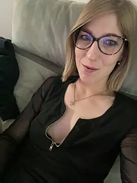 blondie-27 online show from May 14, 6:03 pm
