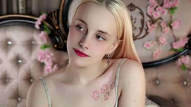 KirstinMcgeady online show from April 13, 11:33 am