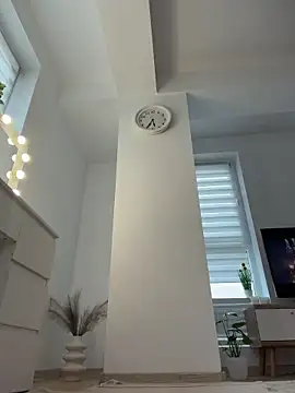 Katty Pery online show from April 9, 2:11 pm