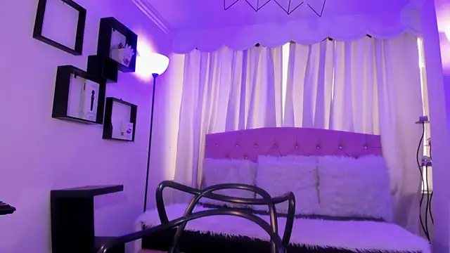 Aurora Ellis  online show from April 13, 2:51 pm