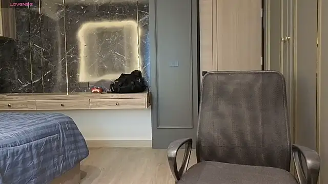 Alittleasaingirl online show from February 24, 7:29 am