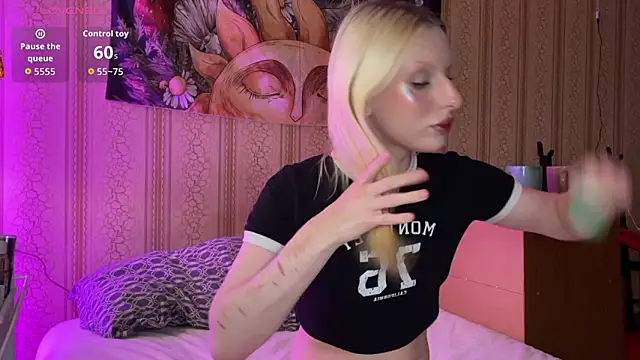 LexieWintour online show from February 26, 11:31 am