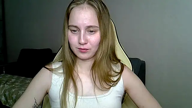 christimontero online show from February 16, 11:32 am