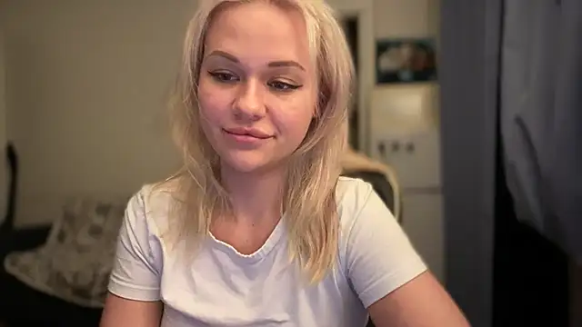 Leylia Lily online show from April 1, 7:55 pm