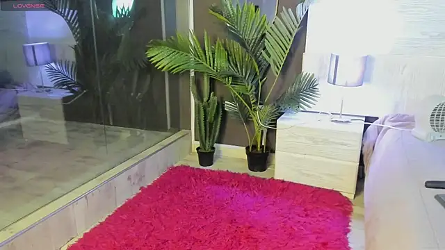 Mia noiir online show from April 14, 3:39 am