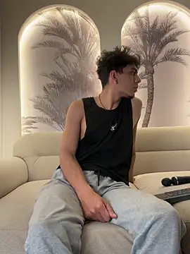 abrilandjulian online show from April 3, 12:03 pm